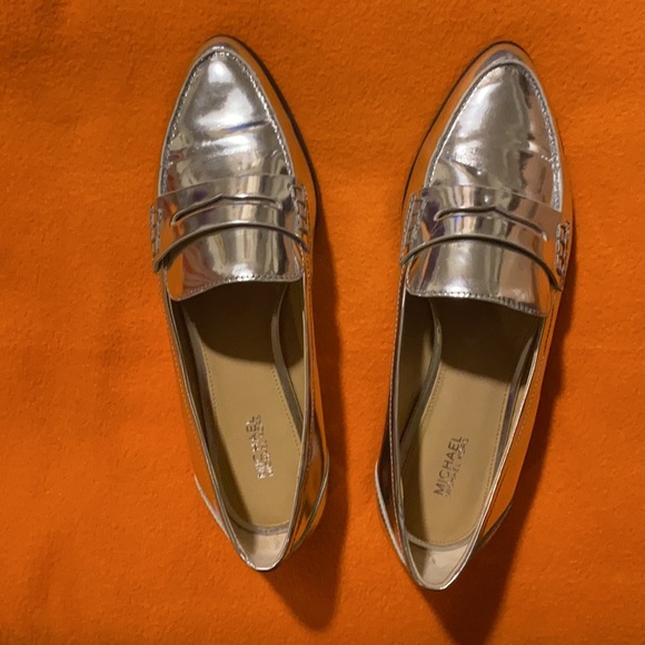 Michael Kors Connor Silver Loafer - Picture 3 of 7